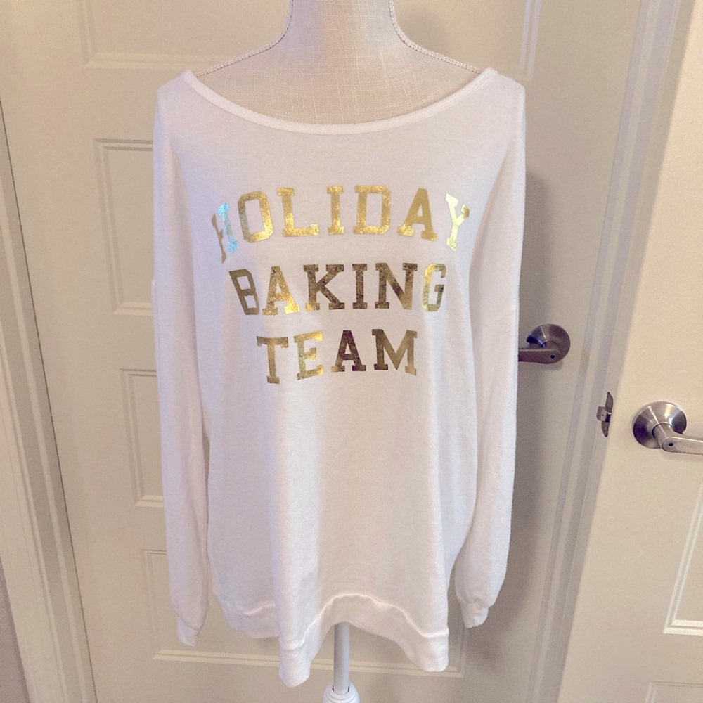 White shirt w/ “Holiday Baking Team” in gold - L/XL